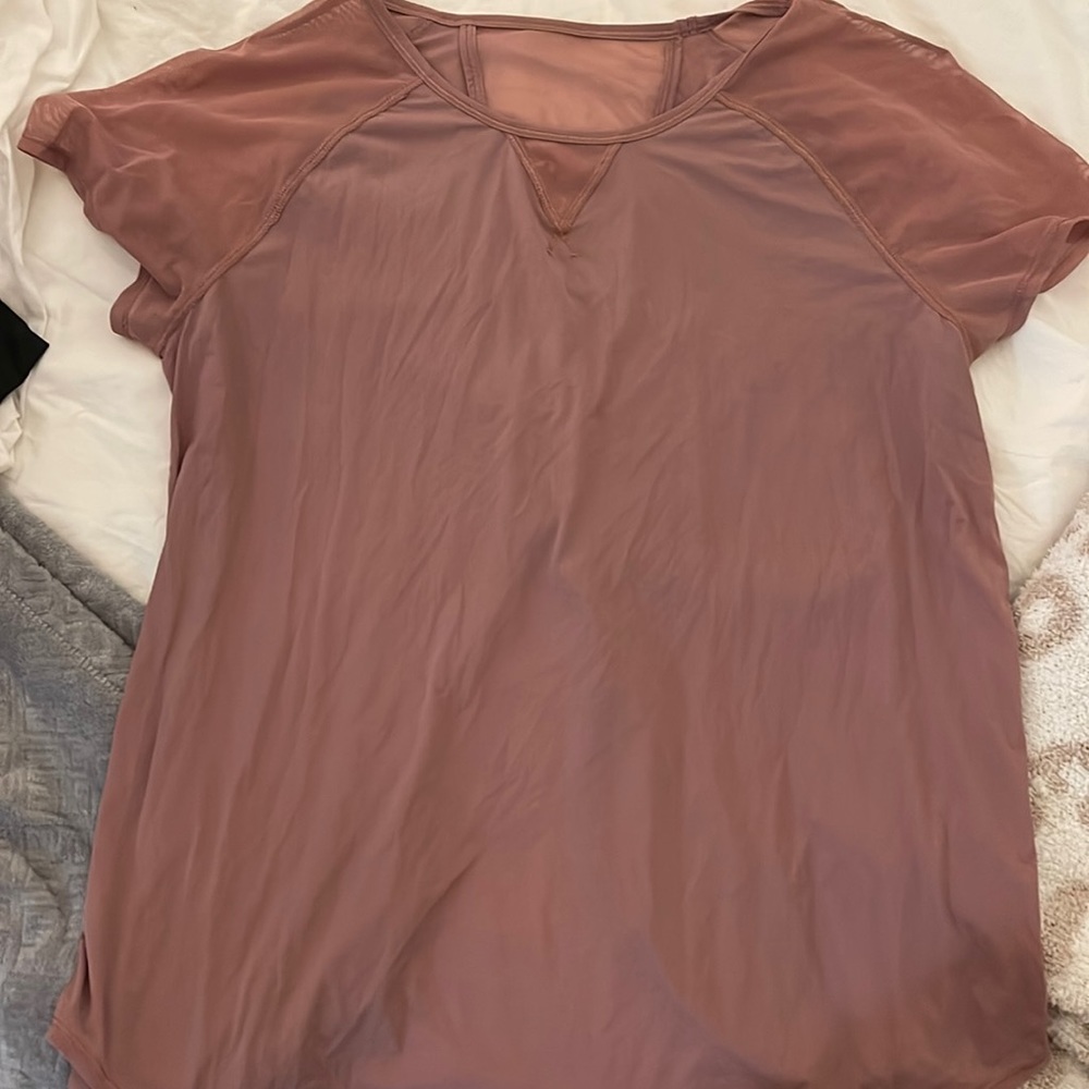 Mauve rose lululemon top